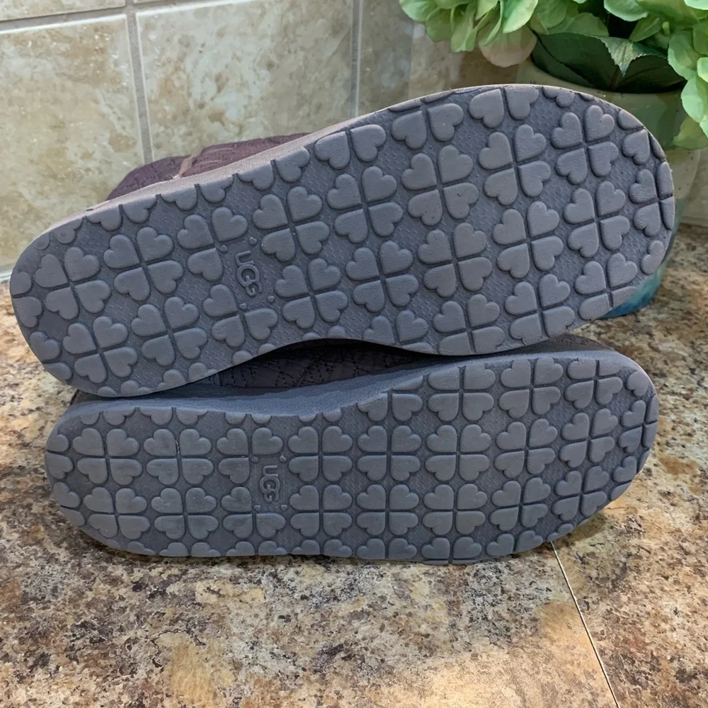 Ugg Nightshade Houndstooth Quilted Puffy Boots Size 6